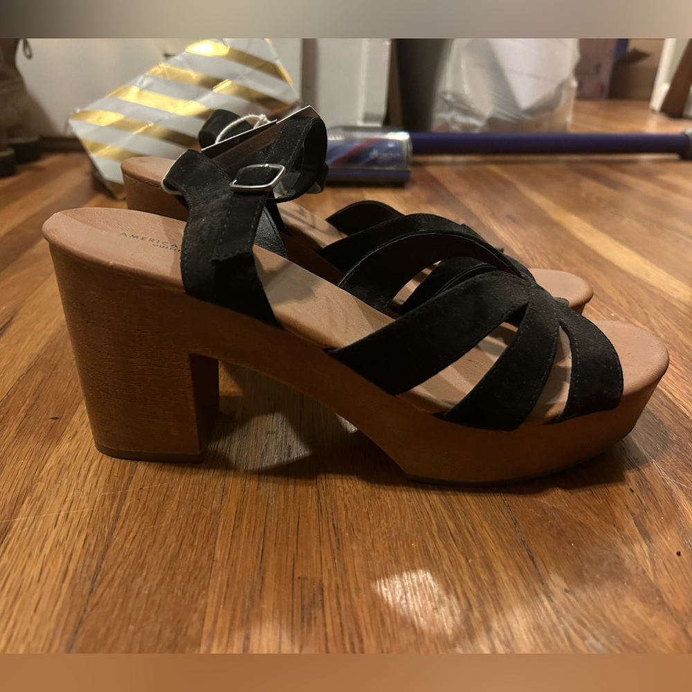 American Eagle Black Platform Sandal